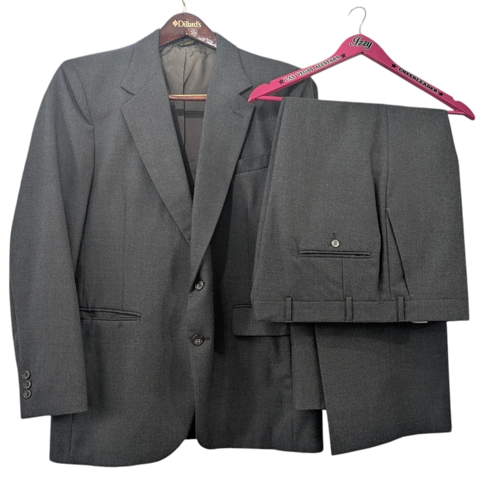 L.S. Ayres & Co. Solid Dark Gray Men's 2 Pcs Suit Blazer Jacket & Trouser Pants